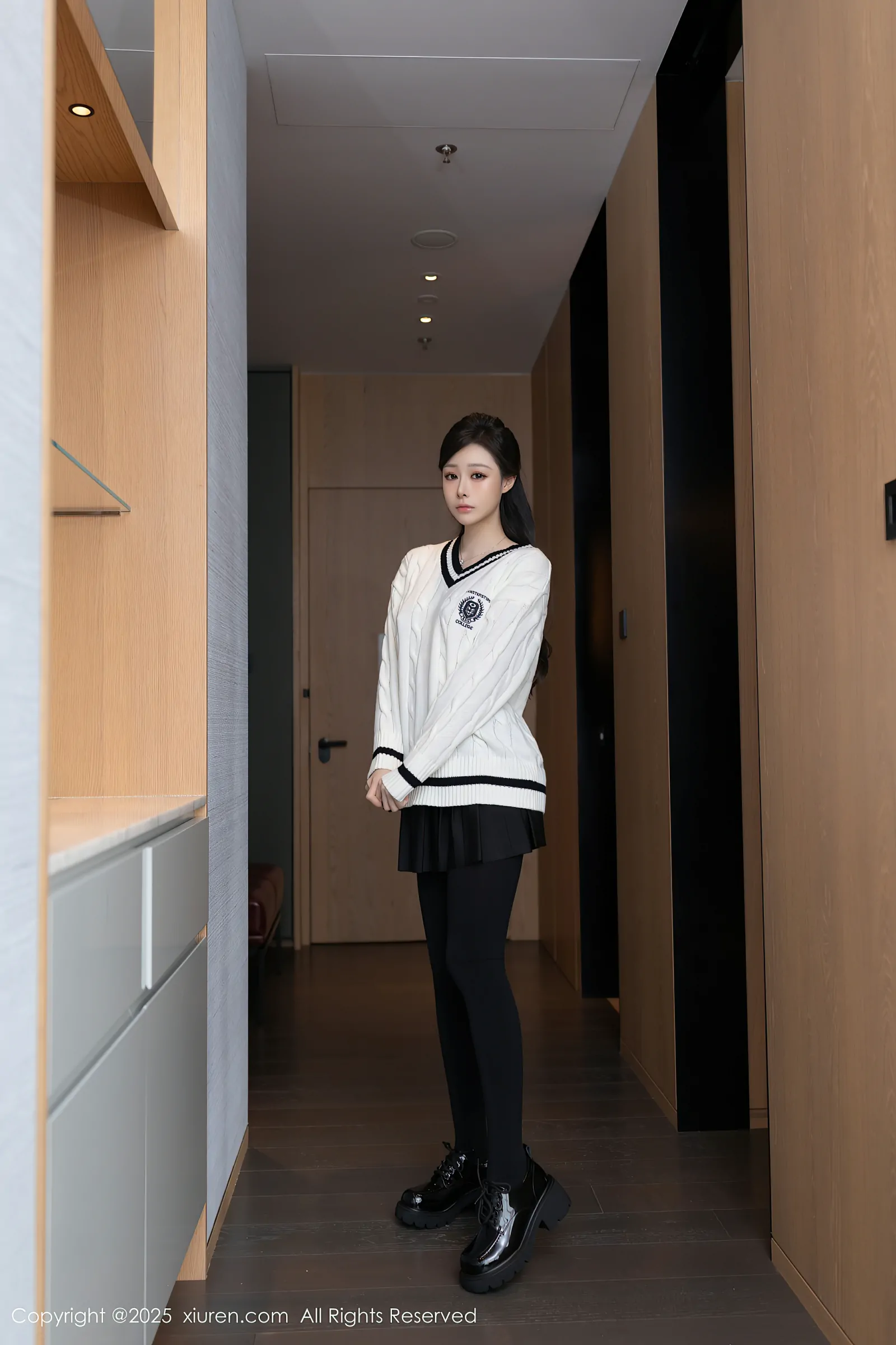 [Xiuren秀人网] 2025.03.07 NO.9986 小逗逗 [79+1P／726MB]-女神汇