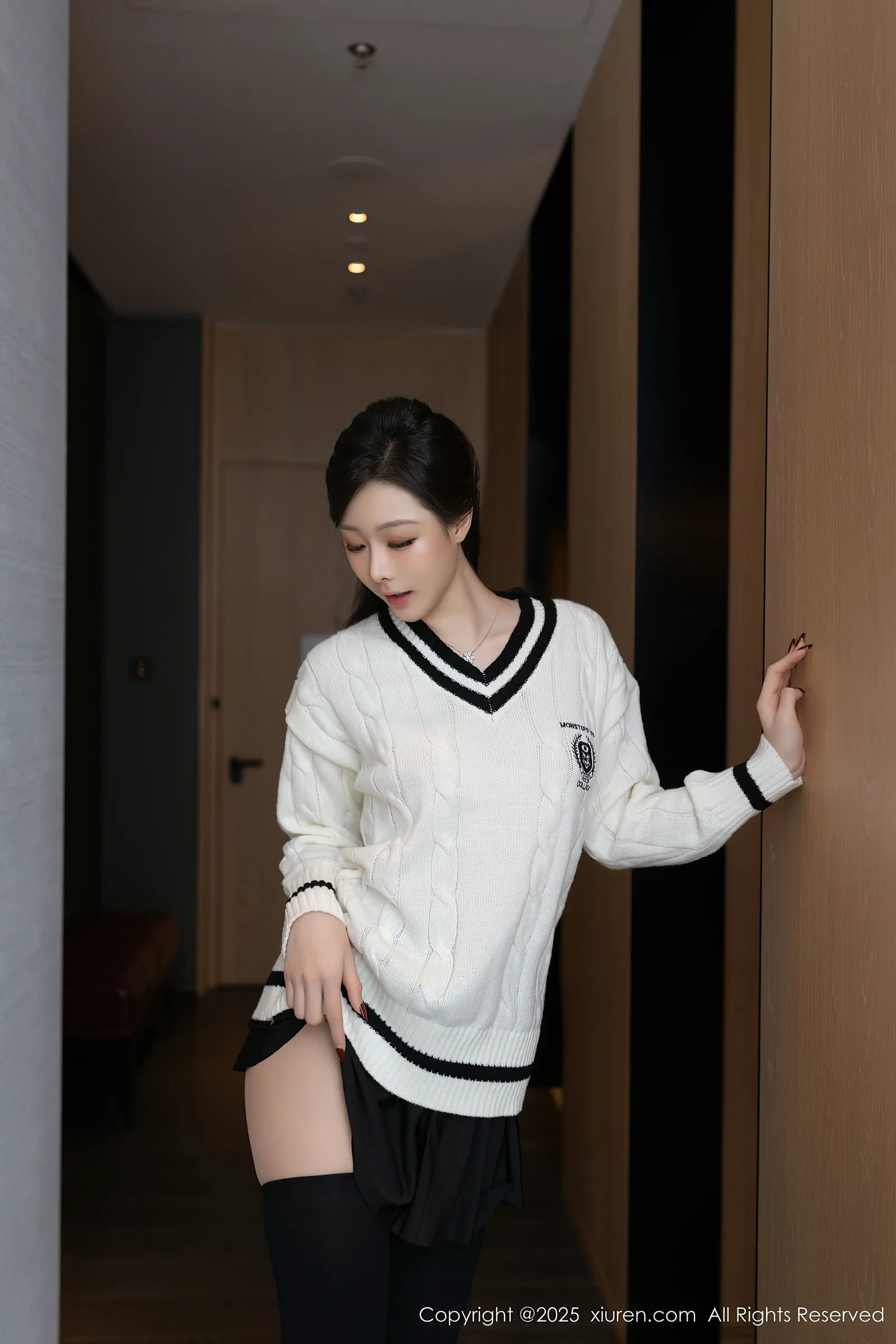 [Xiuren秀人网] 2025.03.07 NO.9986 小逗逗 [79+1P／726MB]-女神汇