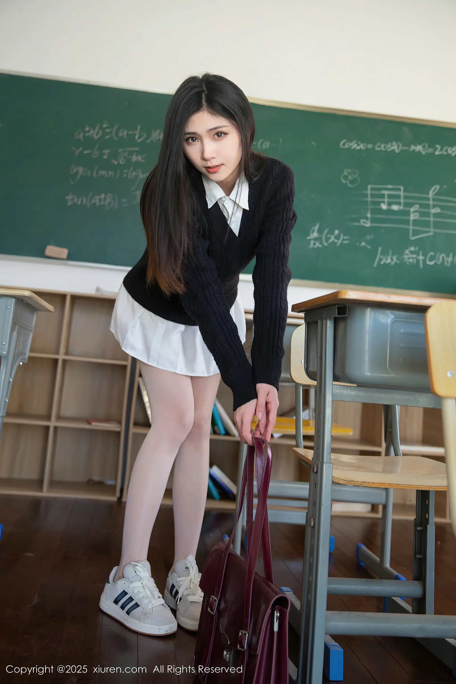 [Xiuren秀人网] 2025.03.27 NO.10078 刘婷婷 [80+1P／694MB]-女神汇