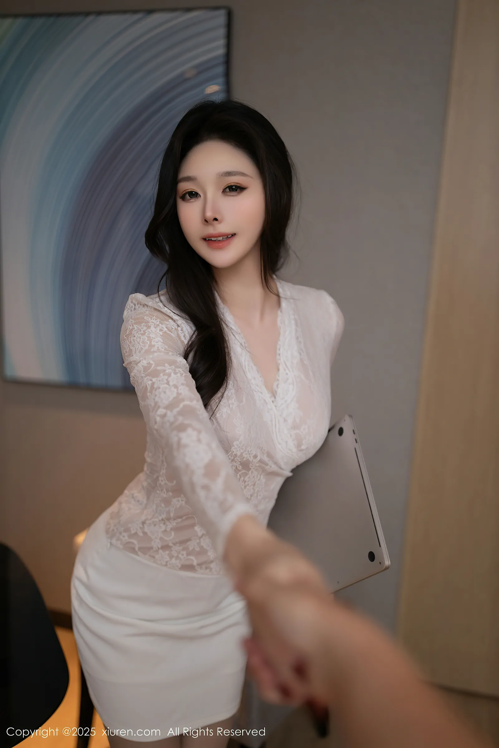 [Xiuren秀人网] 2025.04.11 NO.10143 小逗逗 [80+1P／686MB]-女神汇